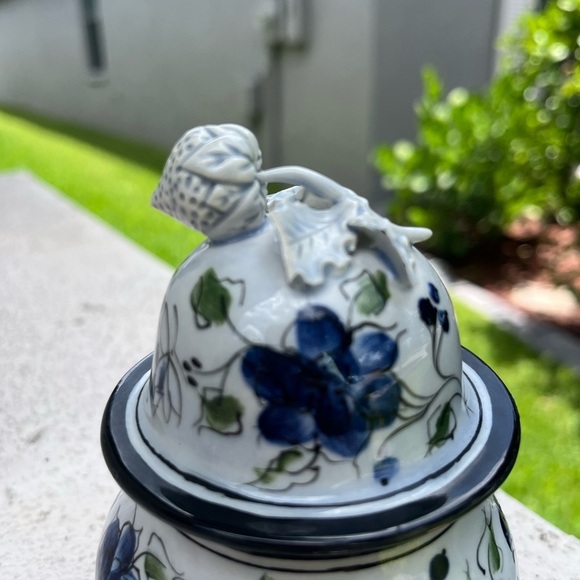 Hand Painted Blue Floral Ceramic Jam Jar with Strawberry Lid – Vintage 1997 - Picture 6 of 15